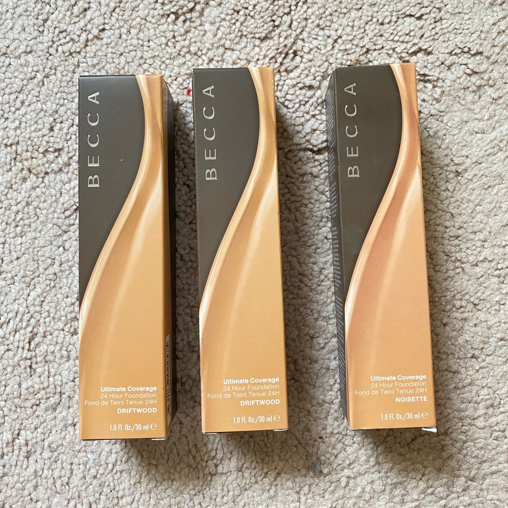 BNEW BECCA 24 Hr foundation (Noisette)